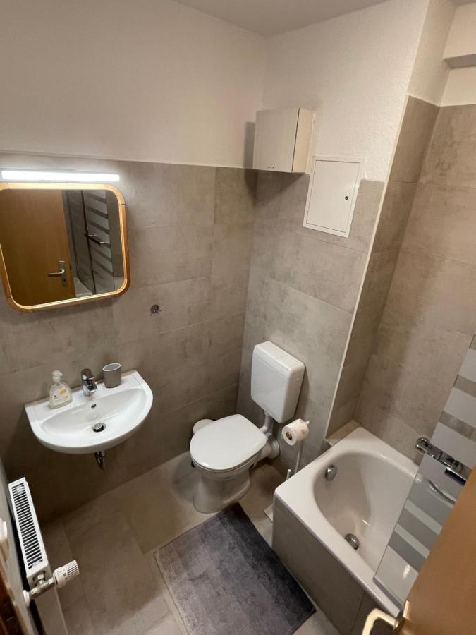 Ruhige Ferienwohnung Rostock Exteriör bild